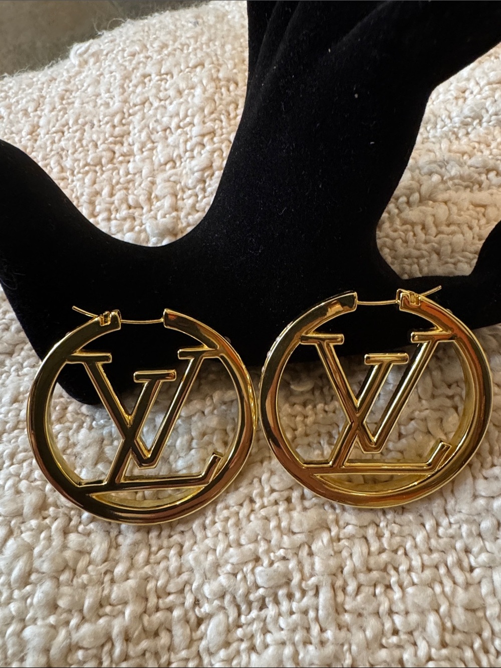 LV Initials Gold & Pearl Accent Hoop Earrings - Picture 4 of 8